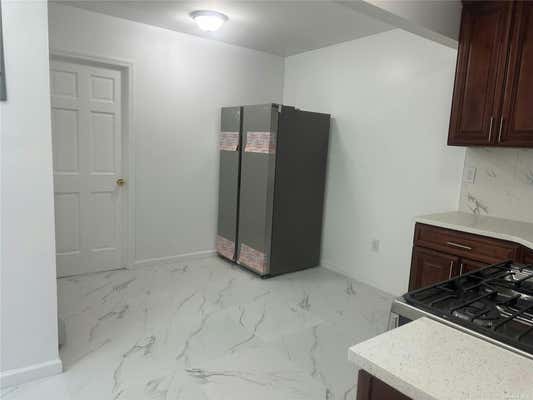 2 beds, 2 baths, $2,400, Unit 2FL