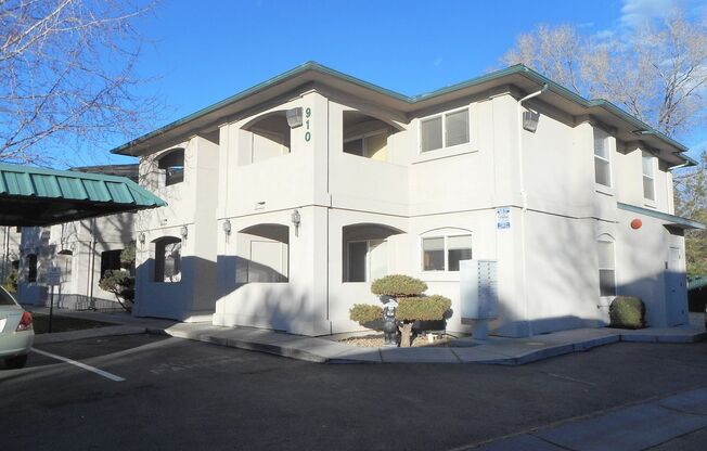 1 bed, 1 bath, 822 sqft, $1,425, Unit 910 H 105
