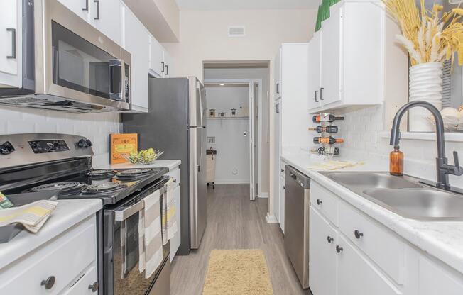 2 beds, 2 baths, 1,025 sqft, $1,295