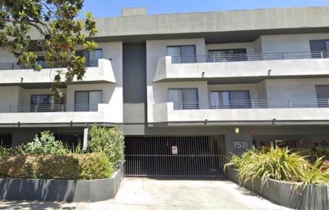 7531 Hampton Ave 2nd