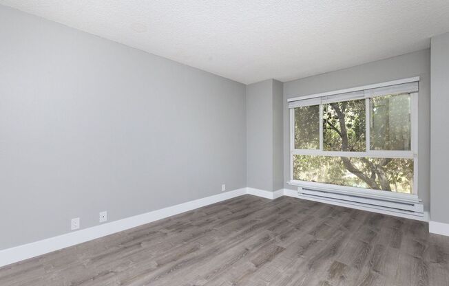 2 beds, 1 bath, 925 sqft, $2,450, Unit 219