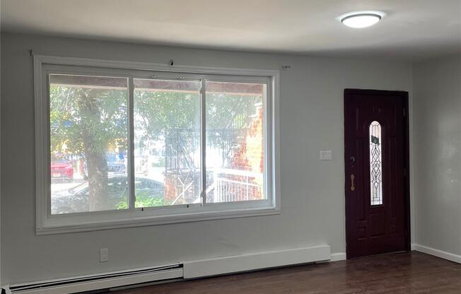 901 E 106 ST