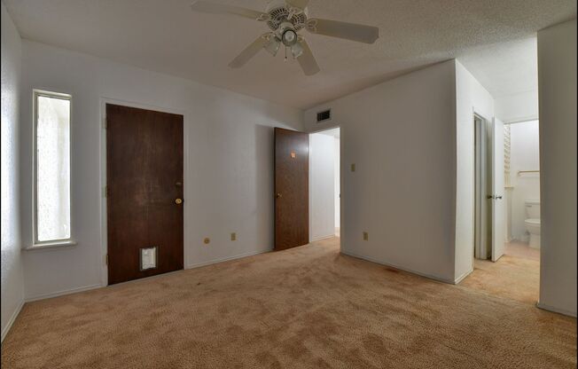 2 beds, 1 bath, $1,410, Unit # 19H