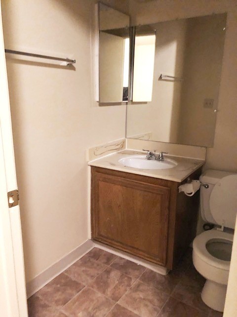 2 beds, 1 bath, $2,595