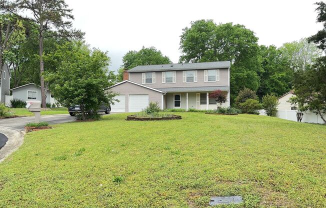 Move-In ready home located in the Shadow Lake Community!