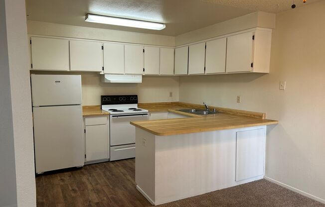 2 beds, 1 bath, $1,175, Unit 1