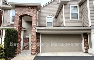 1231 NE HORIZON LOOP