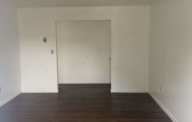 2 beds, 1 bath, 900 sqft, $950, Unit 101 Wright St Apt A