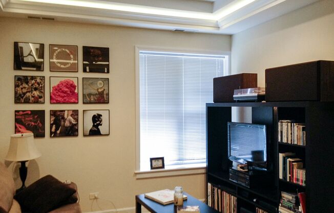 1 bed, 1 bath, 445 sqft, $2,295, Unit 853-2S