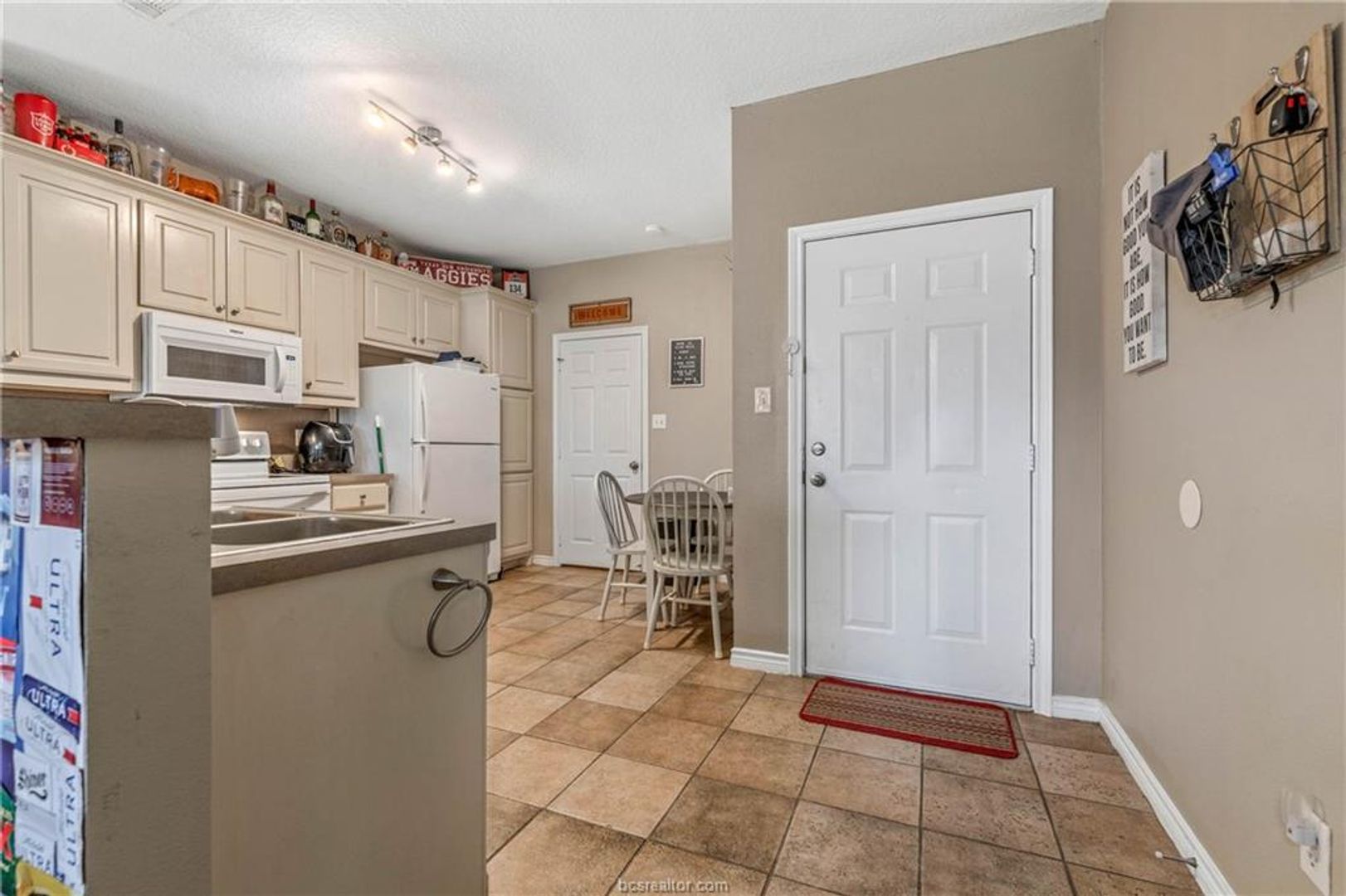 Available August 2026! Spacious 4 Bed House in South College Station!