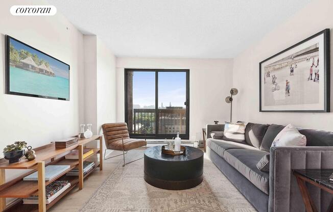2 beds, 1 bath, $3,275, Unit 30E