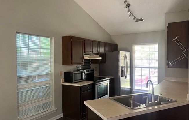 3 bed / 2 bath home ~ Just minutes from Harbison Blvd!