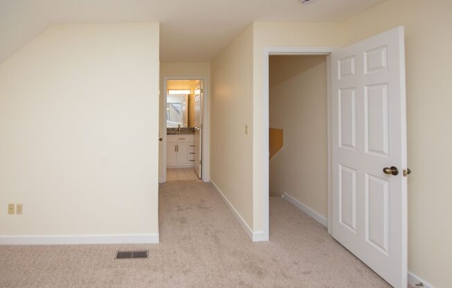 2 beds, 2 baths, 1,087 sqft, $2,695, Unit 7J