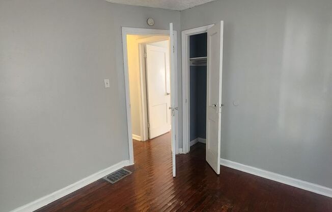 2 beds, 1 bath, $899