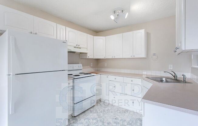 3+ Bedroom House w/ Large Backyard - Southeast Portland!