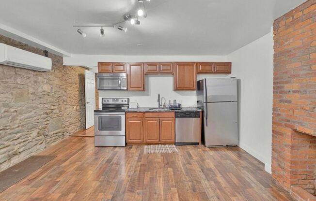 1721-1723 Edwards Way