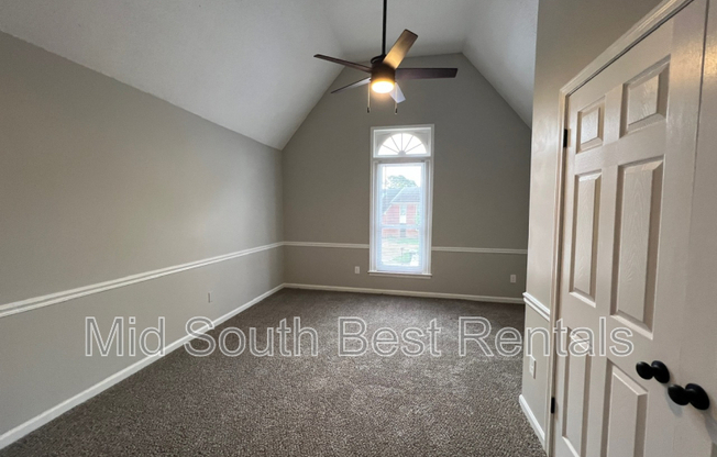 5570 BLOSSOM LN