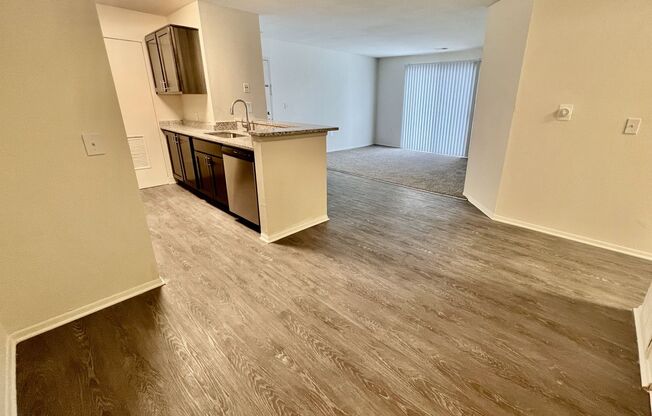 3 beds, 2 baths, 1,150 sqft, $1,625, Unit 27-103