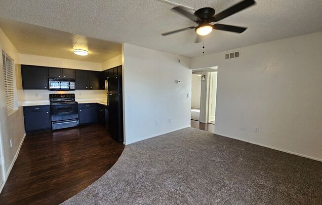 2 beds, 1 bath, 880 sqft, $1,195, Unit 208