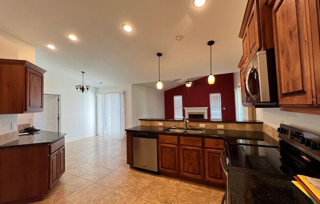 Well Maintained Home in Pelican Point Community!
