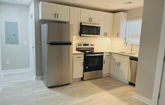 Renovated 1 Bedroom Apartment Home
