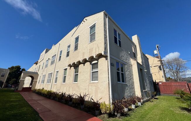 The Palms On Seminary