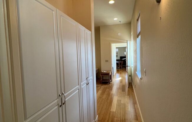 1 bed, 1 bath, $1,595, Unit Carriage House #2