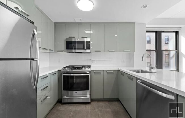 2 beds, 1 bath, $4,050, Unit 605