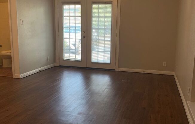 105 E 38th