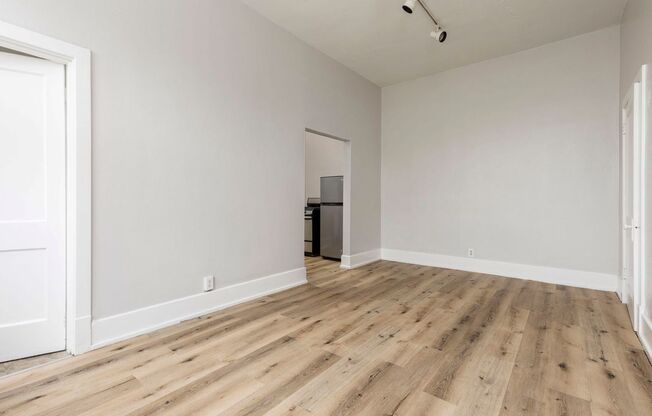 222 W Magnolia Ave