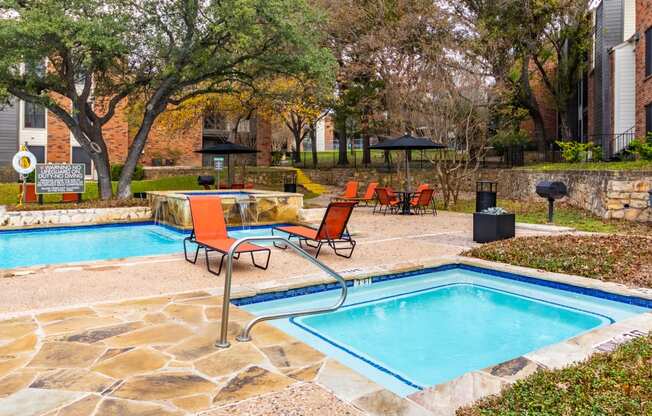 Outdoor Hot Tub at Walnut Creek Crossing Apartments in Austin, Texas