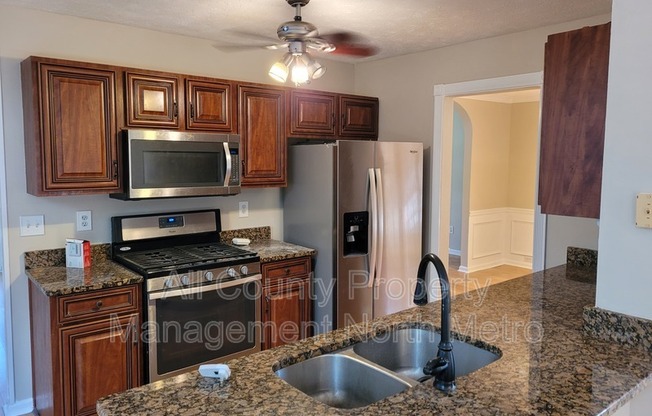 1115 CRABAPPLE LK CIR