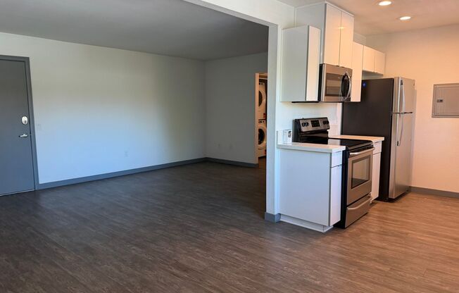 2 beds, 1 bath, 920 sqft, $2,920, Unit A009
