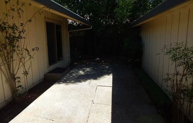 3 beds, 2 baths, $2,700