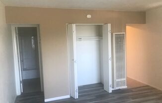 Studio, 1 bath, 400 sqft, $1,825, Unit 01