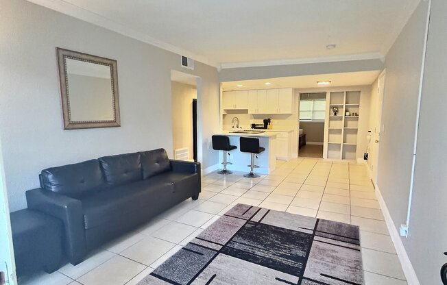 102 QUINTARD AVE