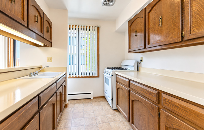 Woodland Court Apartment Homes No Gimmicks! FREE HEAT