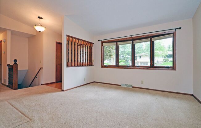 Beautiful 2 bed, 1 Bath Home in Roseville