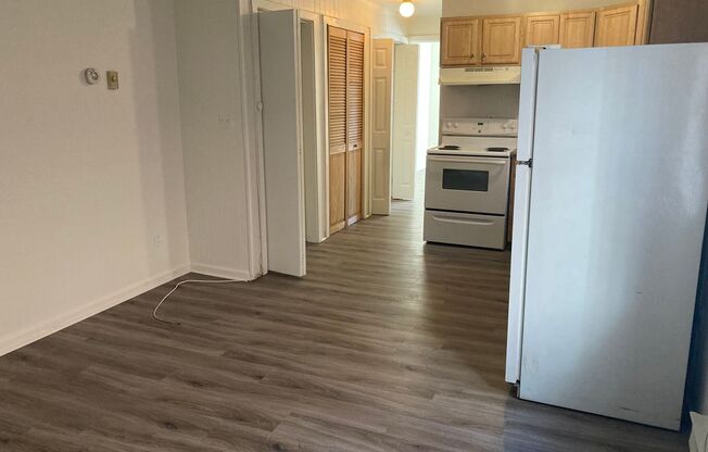 1 bed, 1 bath, 650 sqft, $1,149, Unit 916-3R