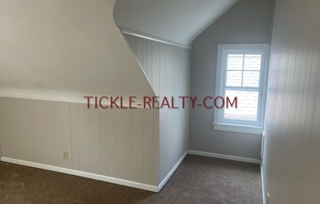 3 beds, 1 bath, $1,650, Unit 45