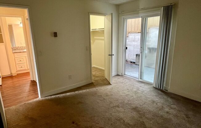 2030 CYPRESS AVE