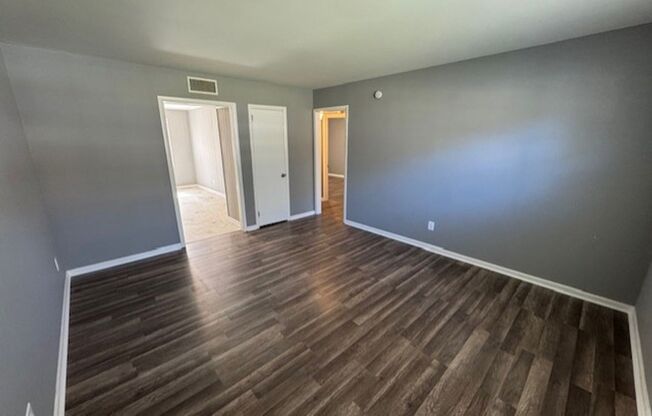 NO DEPOSIT REQUIRED!  $50 VISA GIFT CARD!! $10 APPLICATION FEES! MOVE IN SPECIAL THROUGH 5/31/25