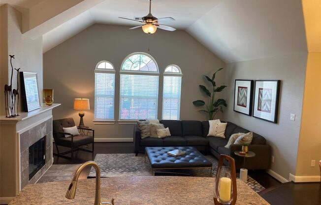 5159 OASIS PARK LN