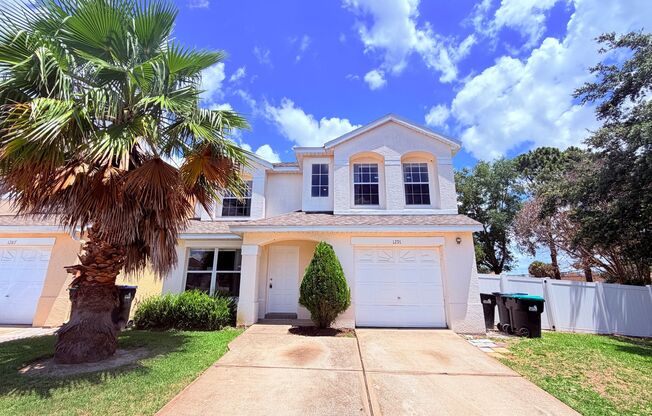 Gorgeous 4 Bed / 2.5 Bath POOL Home in Meadow Woods
