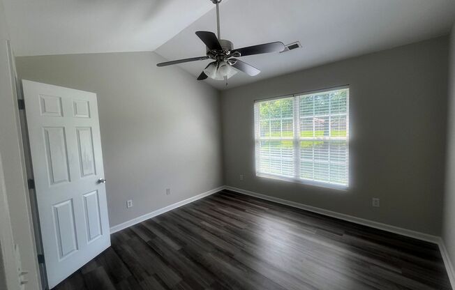 Convenient to Uptown! 3 bedroom home!