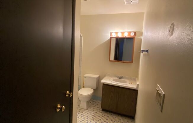 1 bed, 1 bath, $850, Unit 6