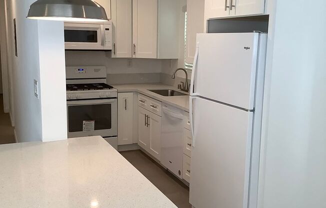 Remodeled 3 Bed 1 Bath Single Story Unit- Ocean Beach