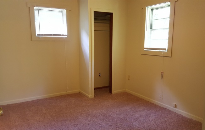 2 beds, 1 bath, $860