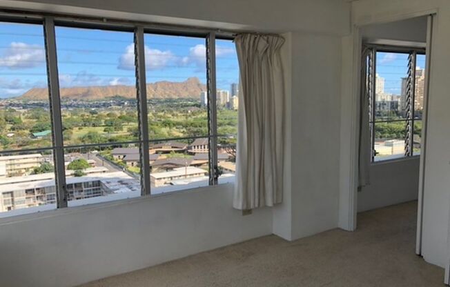 One bedroom corner unit at Regency Tower 1502