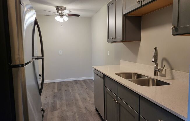 2 beds, 1 bath, 850 sqft, $1,279, Unit 24